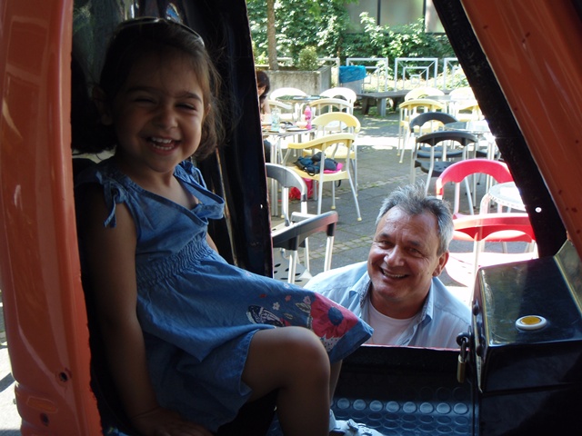 09.JPG